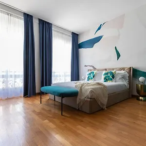  Apartment Beplace In Duomo Italy